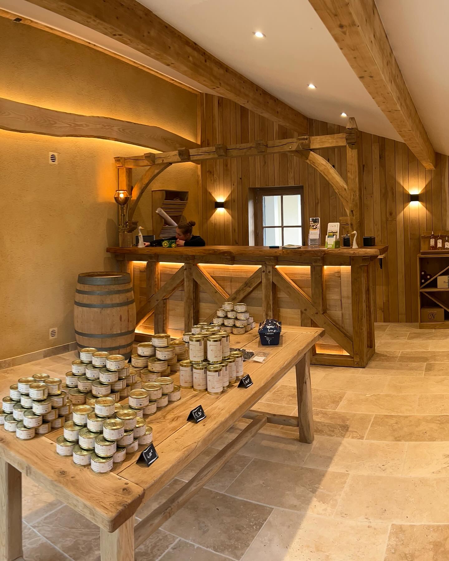 Boutique de La Ferme de Fayards à Doudrac, frontière Lot / Dordogne. Conserves et spécialités d'oie
